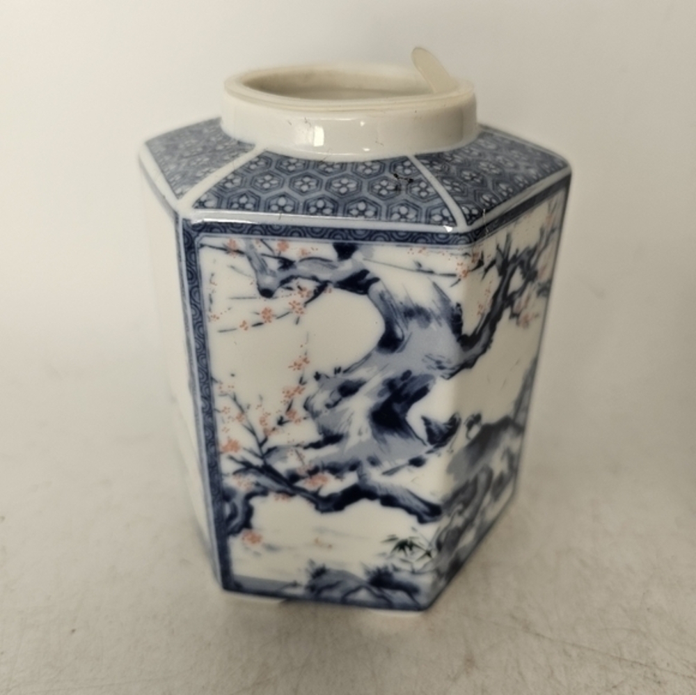 Vintage hexagonal shaped‎ ginger jar
